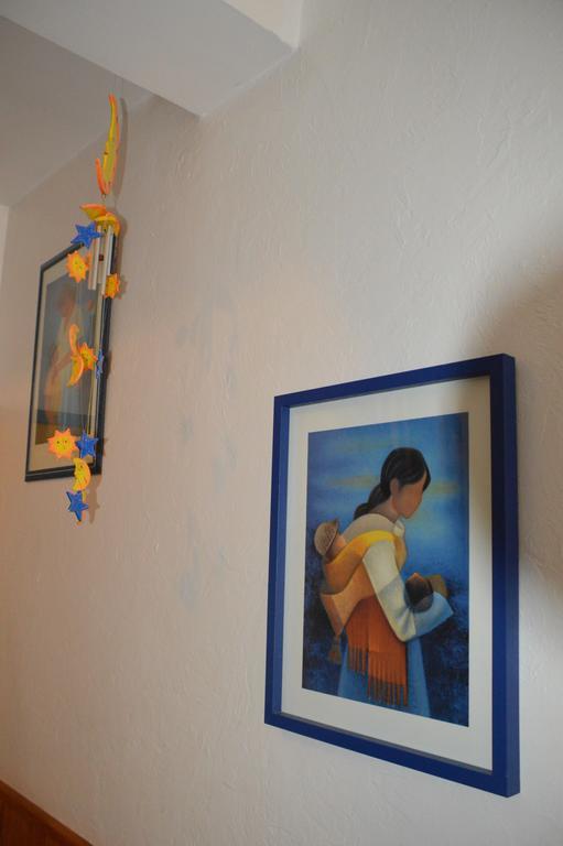Appartement Volets Bleus Et Briques Rouges