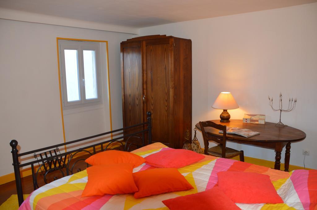 Volets Bleus Et Briques Rouges Apartment Albi