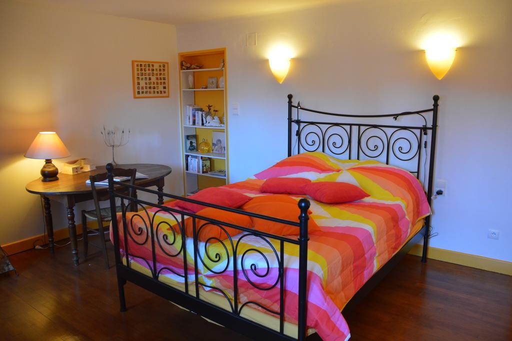 Apartment Volets Bleus Et Briques Rouges Albi