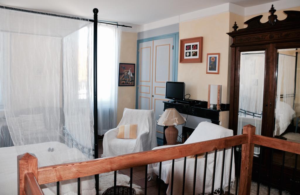 Appartement Volets Bleus Et Briques Rouges Albi